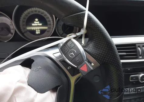 2013 Mercedes-Benz C 250 Sport z USA, uszkodzony, nr VIN WDDGF4HB6DA794986